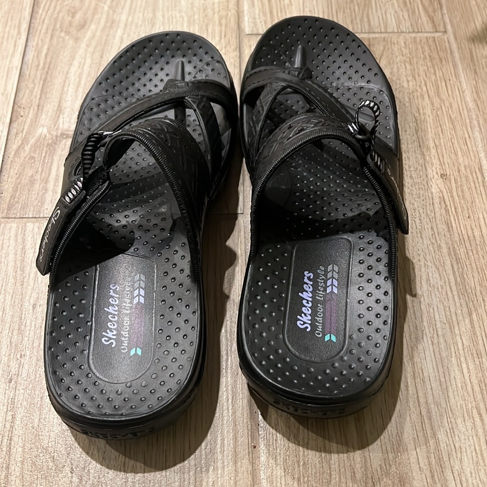 Skechers Outdoor Lifestyle Foamies Sandals Brand New without tags - Picture 2 of 4